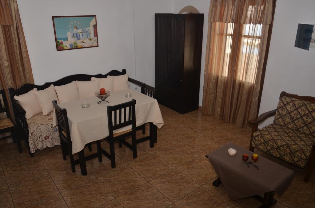Meltemi Studios Fry Bagian luar foto